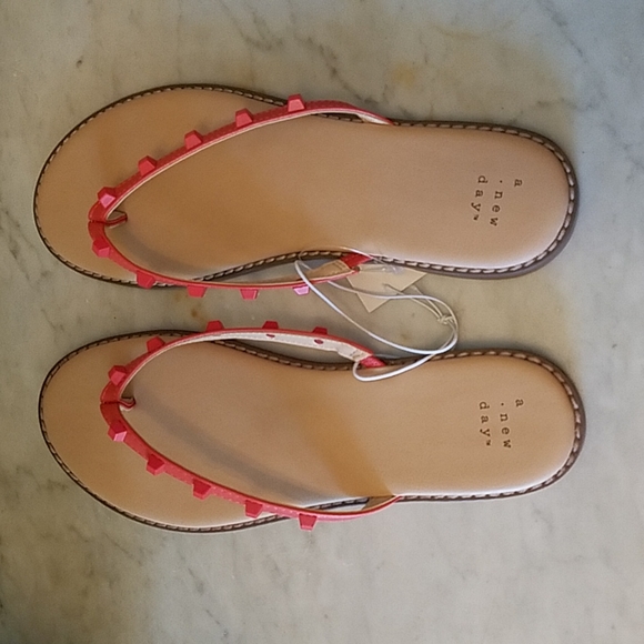 A New Day Women's Sloan Studded Flip Flop Sandals Coral Red Size 11 & 12 - Picture 2 of 2